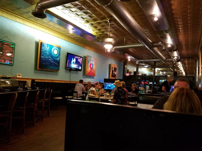 The Moon Sushi and Asian Bistro Picture 6