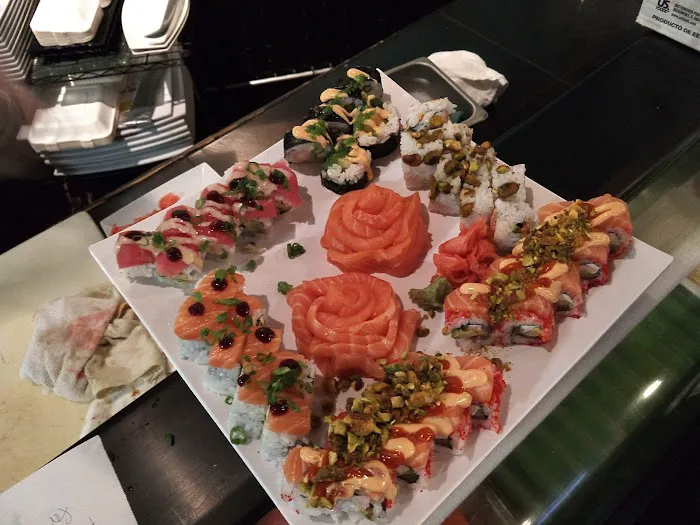 The Moon Sushi and Asian Bistro Picture 10