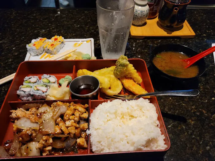 Tatsumaki Ramen & Lounge Picture 4