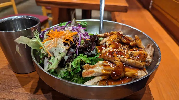 RnR Sushi & Bowls Picture 3