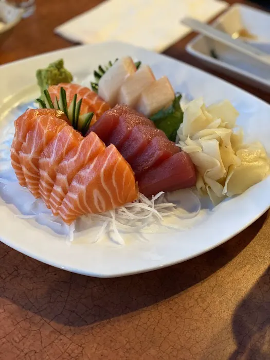 Sakura Sushi Bar & Grill Picture 5