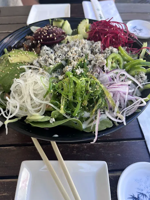 Sakana Sushi & Roll Picture 5