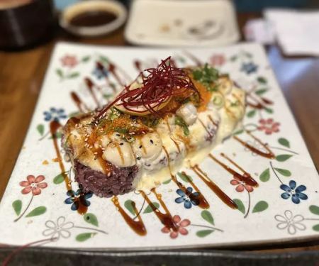 Sakana Sushi & Roll