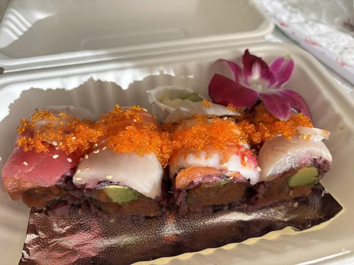 Sakana Sushi & Roll Picture 2