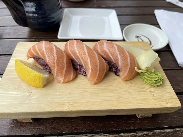Sakana Sushi & Roll Picture 7