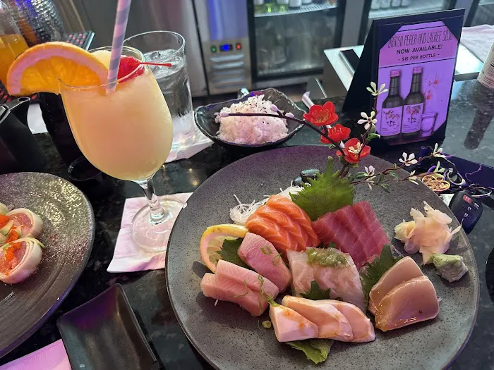 Nova II Sushi Bar & Asian Bistro Picture 3