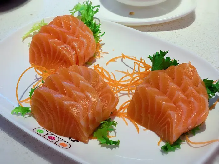 Sushi Plus Rotary Sushi Bar - Chinatown Picture 2