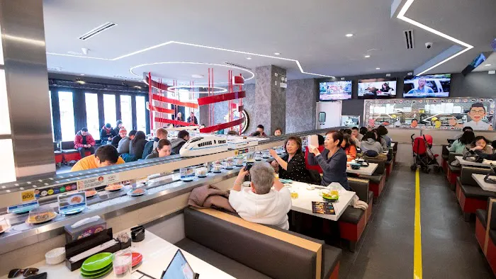 Sushi Plus Rotary Sushi Bar - Chinatown Picture 8