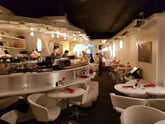 Friends Sushi on Rush Picture 4