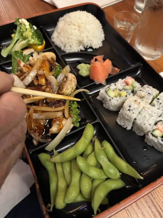 Sushi Avenue on the Square Picture 7