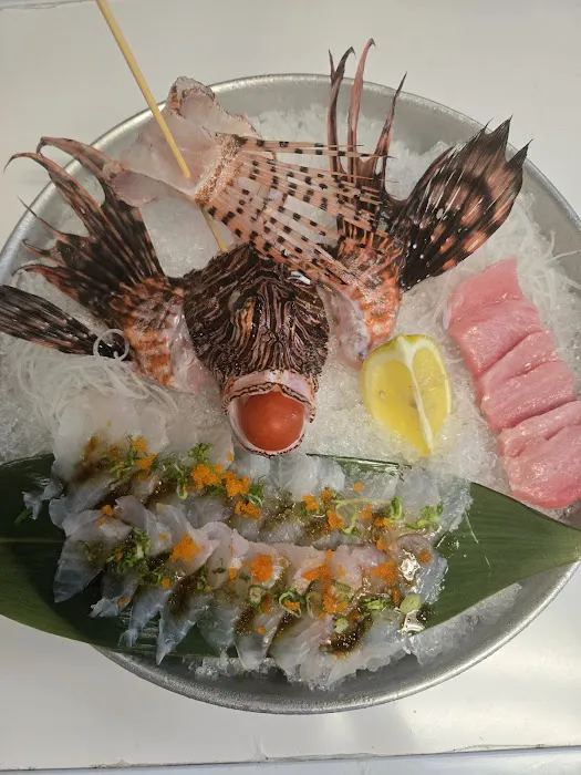 Alynia zushi & karaoke lounge Picture 4