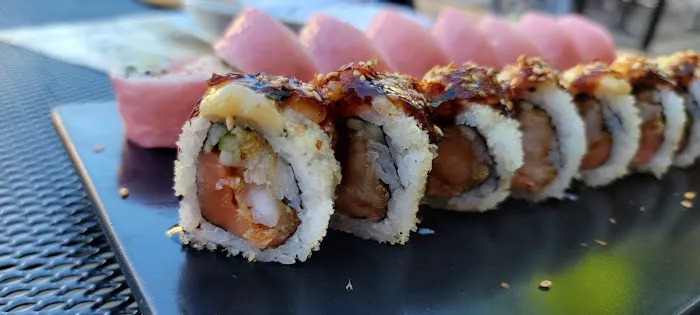Yellowtail Sushi Bar & Asian Kitchen Picture 4