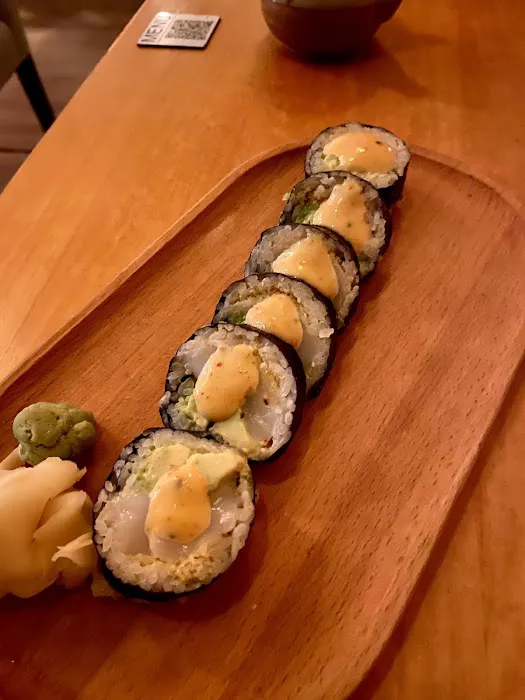 Yellowtail Sushi Bar & Asian Kitchen Picture 6