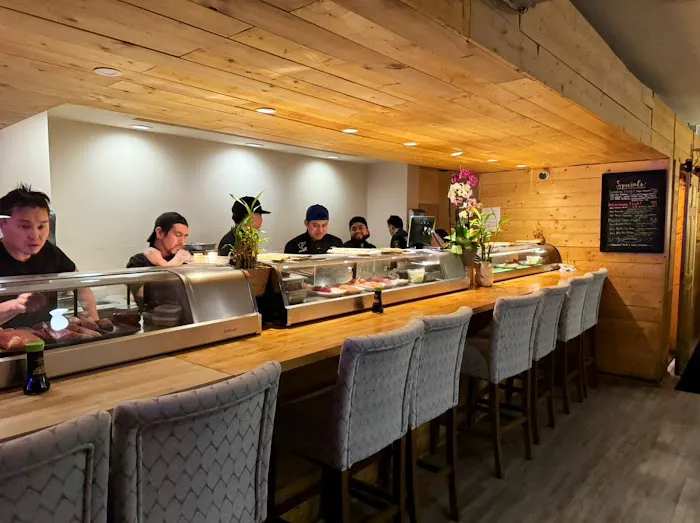 Yellowtail Sushi Bar & Asian Kitchen Picture 3