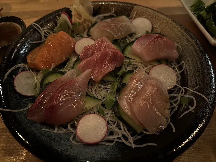 Yellowtail Sushi Bar & Asian Kitchen Picture 10