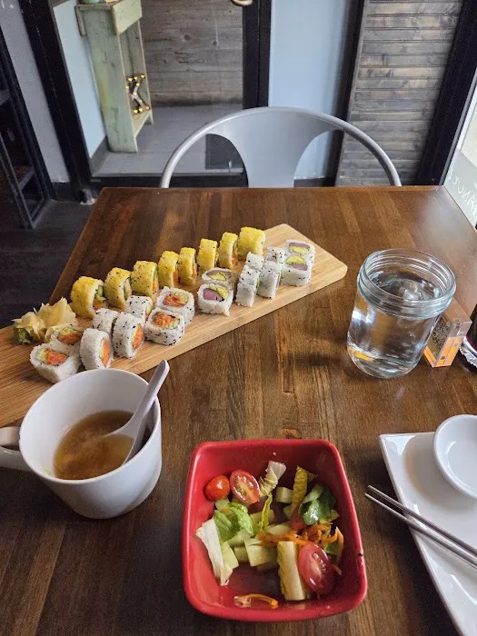Tanuki Sushi & Grill Picture 6