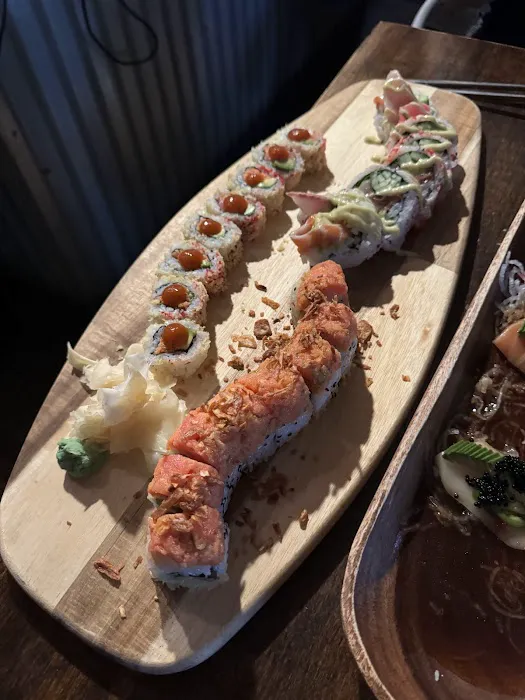 Tanuki Sushi & Grill Picture 2