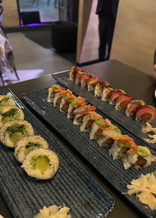 Wave Sushi & Sake Picture 2