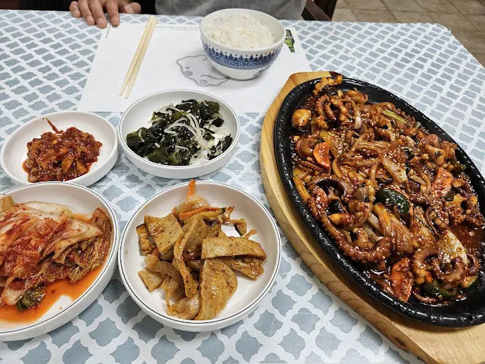 KPL Fish Market Restaurant (어촌횟집)/Fishing Village Sushi Restaurant Picture 7