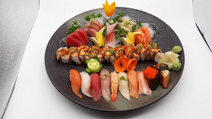 SUSHI Cafe Picture 6