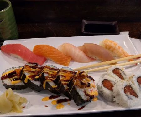 Sushi Yuka: Roll & Pho
