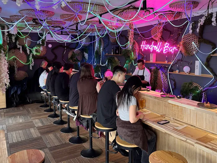 Jak Handroll Bar Picture 8