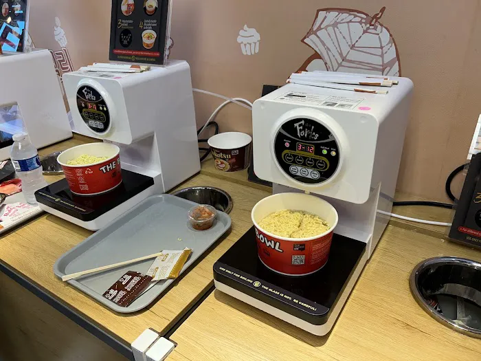 The Forks USA Self Ramen & PC Cafe Picture 3