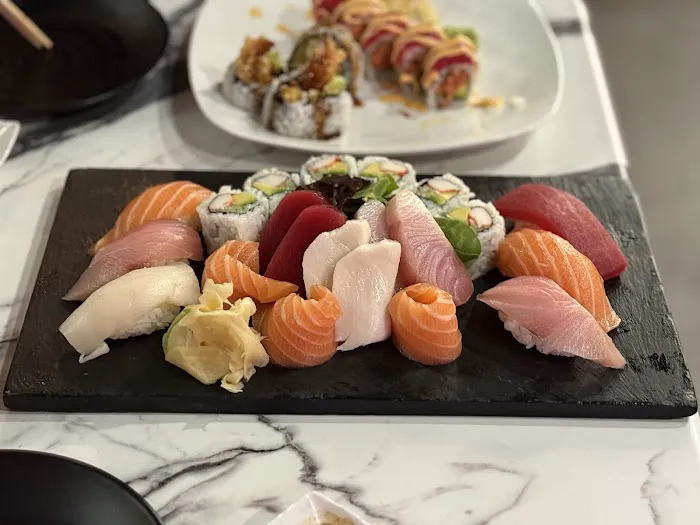 Paku Paku Sushi Picture 1