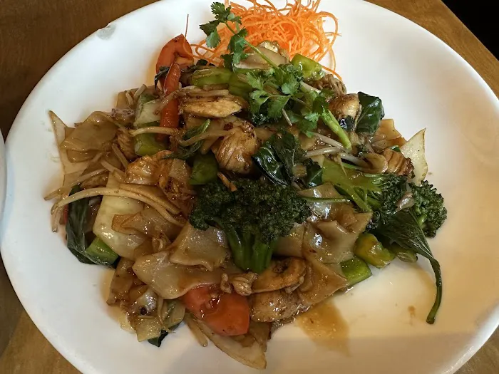 Dib Sushi Bar and Thai Cuisine Picture 8