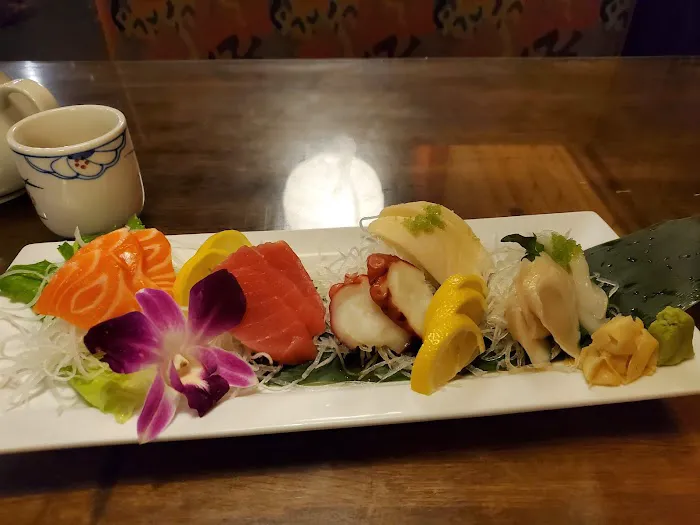 Mango's Sushi and Grill Picture 3