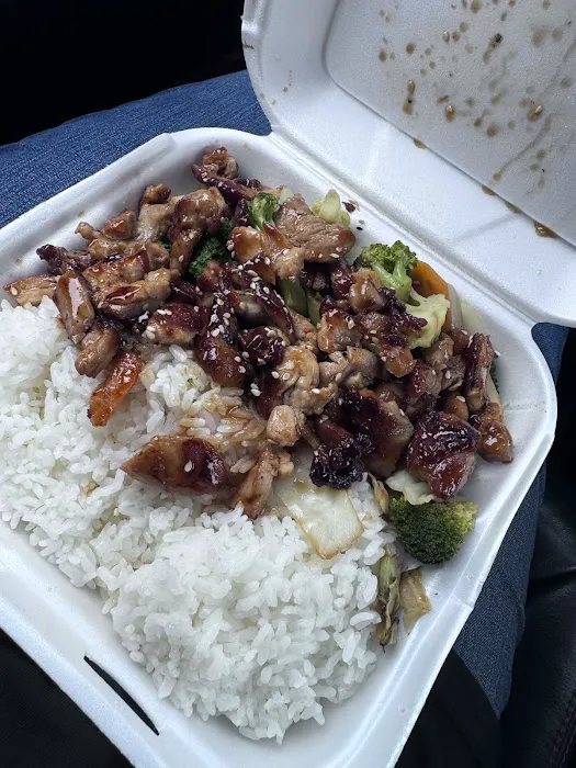 Ahi Hibachi and Poke Picture 3