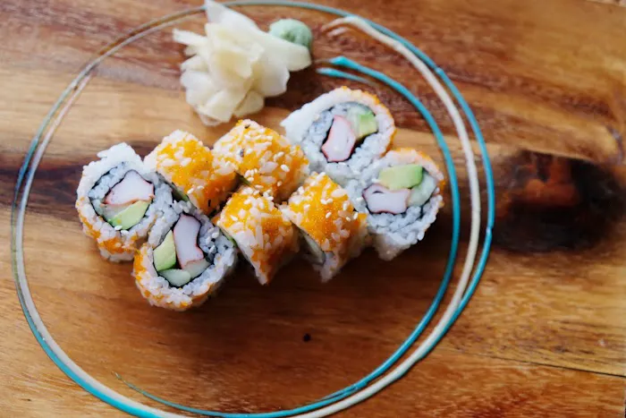 Hands On Thai & Sushi - Irving Park Rd. Picture 7