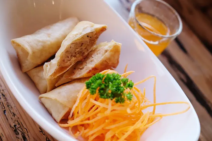 Hands On Thai & Sushi - Irving Park Rd. Picture 4