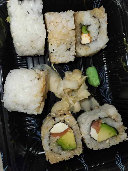 Hands On Thai & Sushi - Irving Park Rd. Picture 2