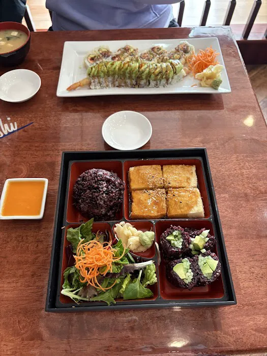 Nami Sushi Picture 4