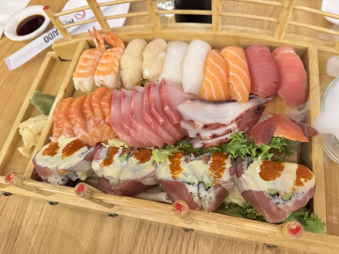 Hokkaido Ramen & Sushi Bar Picture 4