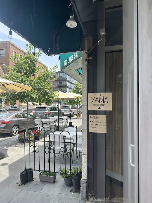 Yama Sushi Bar Picture 3