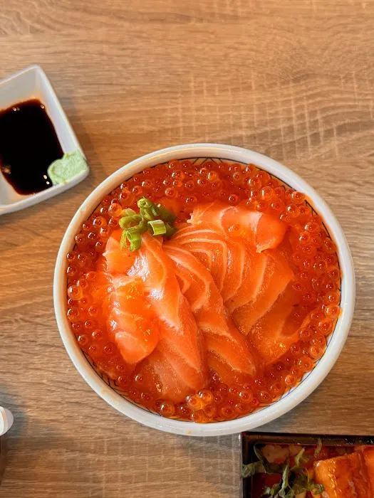 CHICAGO SUSHI Picture 3