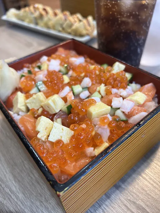 CHICAGO SUSHI Picture 10