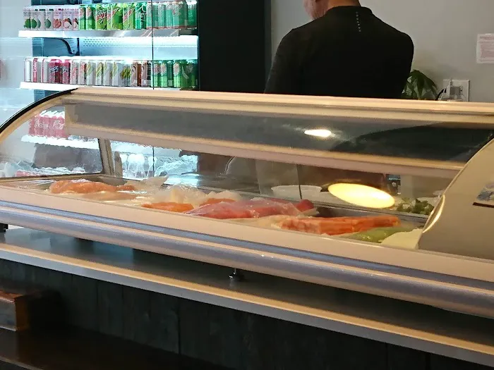 Simply Sushi & Noodles/ Fresh-Healthy and Poke. Picture 1