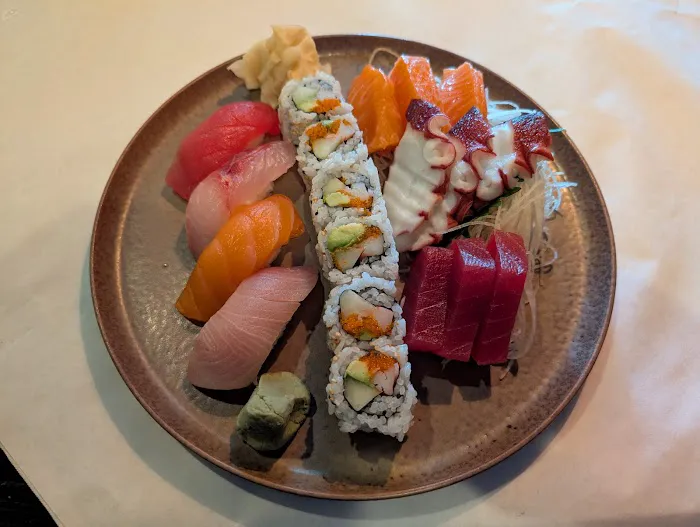 Sushi House - Westmont Picture 3