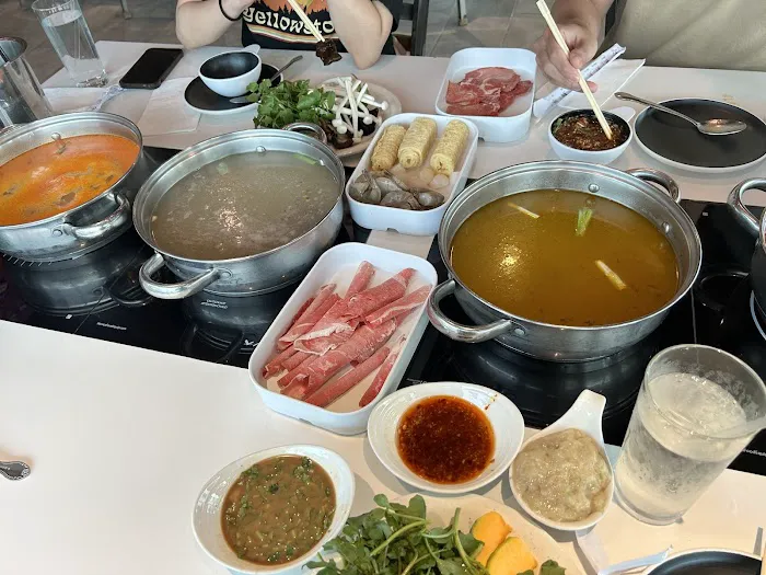 Galaxy Hot Pot and Sushi Picture 4