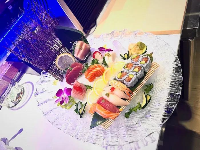 Galaxy Sushi & Ramen Picture 4