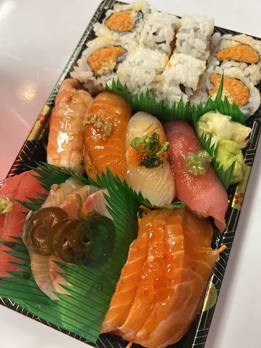Reeko’s Sushi Bar & Thai Cuisine Picture 10