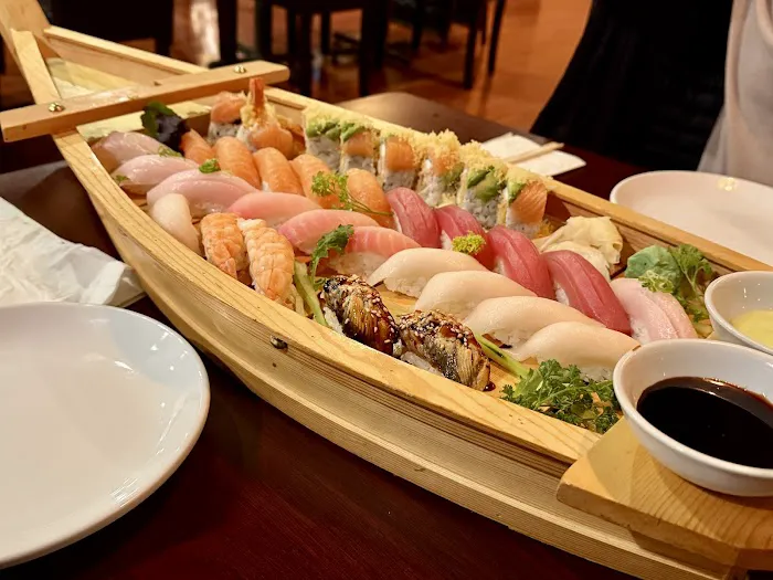 Tsuki Sushi & Grill Picture 7