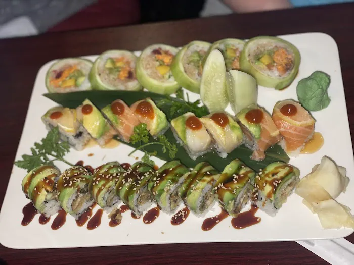Tsuki Sushi & Grill Picture 3