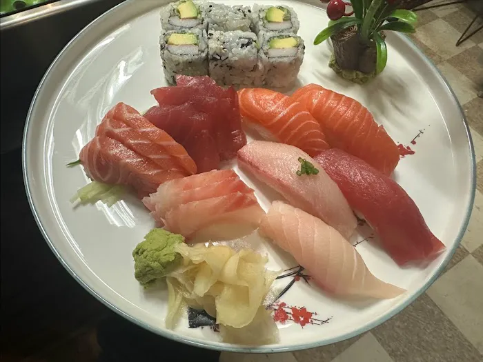 Susie Sushi Picture 4