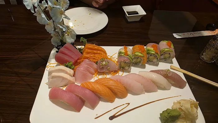 JiBang Sushi & Hibachi (Halal) Picture 4