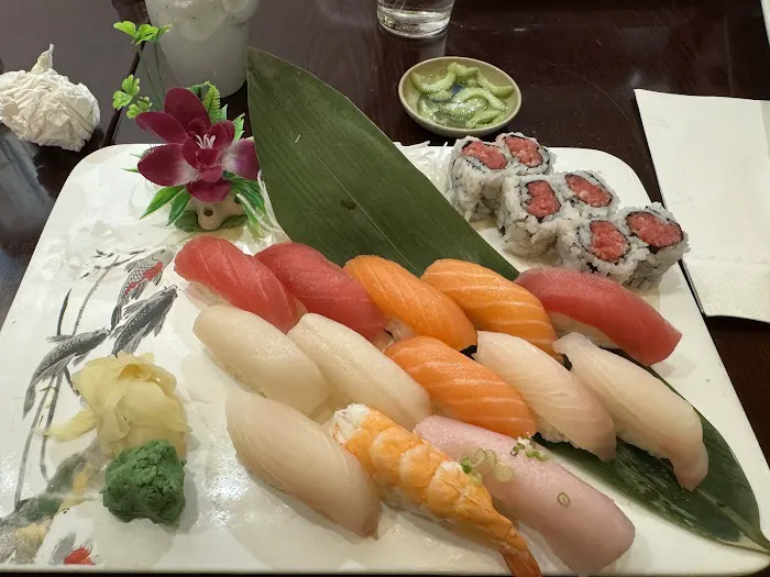 Yama Sushi Bar（Glen Burnie) Picture 8