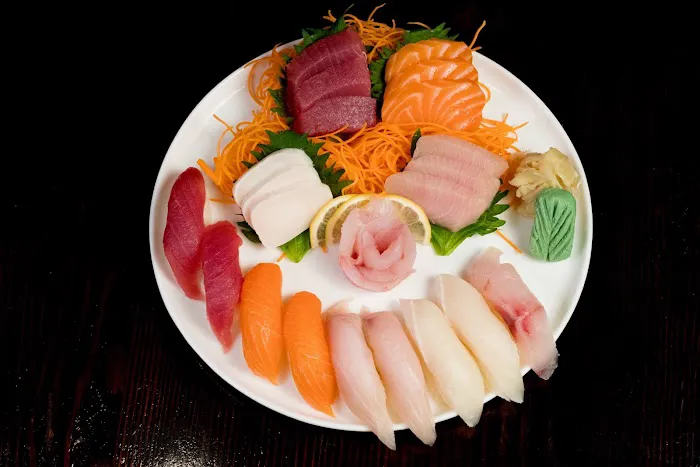 Kabuto Japanese Steakhouse and Sushi Bar Picture 4